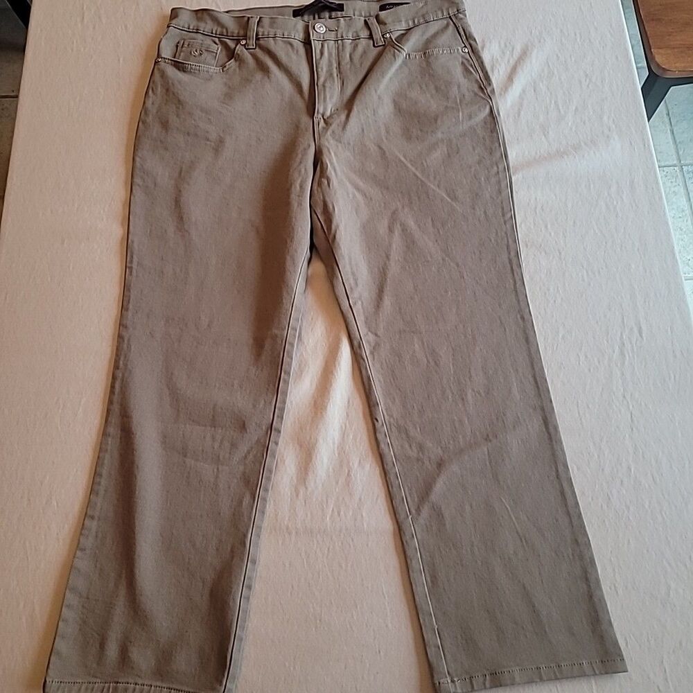 Gloria Vanderbilt "Amanda" Khaki Stretch Jeans Flat Front Womens Size 16 P Short